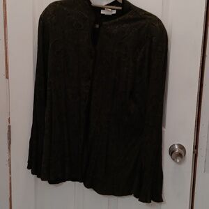 Women's plus dress shirt